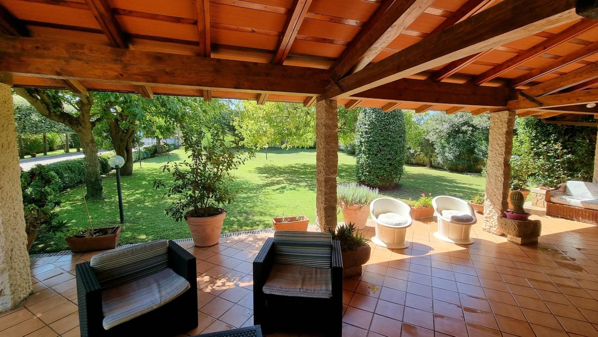 Villa Cecilia Sul Lago Fronte Mare สแปร์ลองกา ภายนอก รูปภาพ